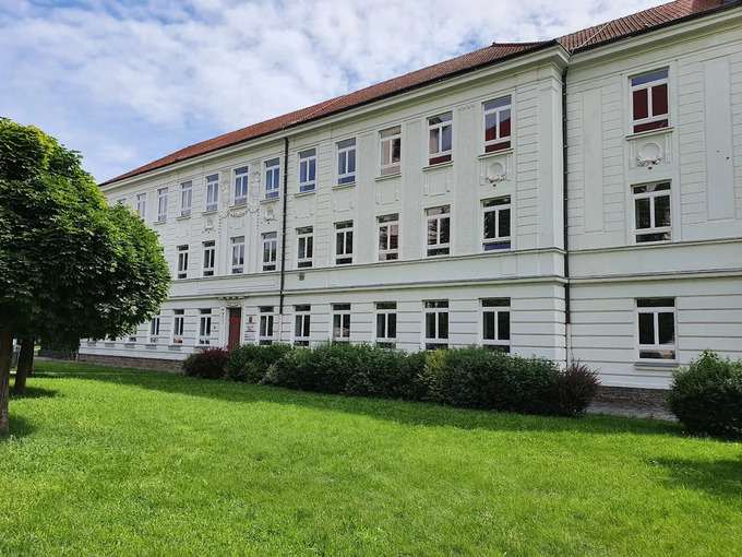 Základní škola ve Slavkově u Brna servis oken