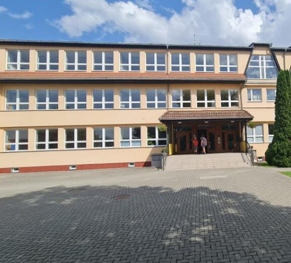 Základní škola a Mateřská škola Bělotín servis oken 3