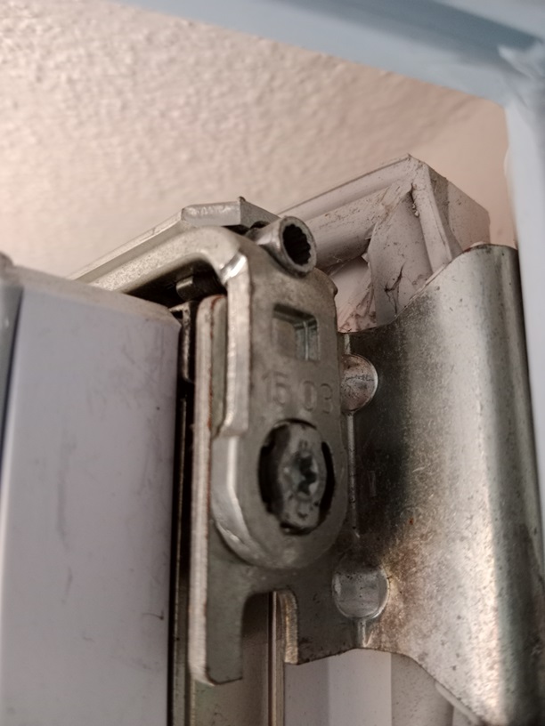 Výměna kování & komponentů oken Výměna kování & komponentů oken