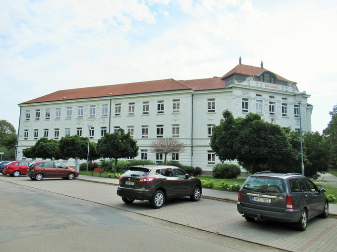 Základní škola ve Slavkově u Brna - servis oken