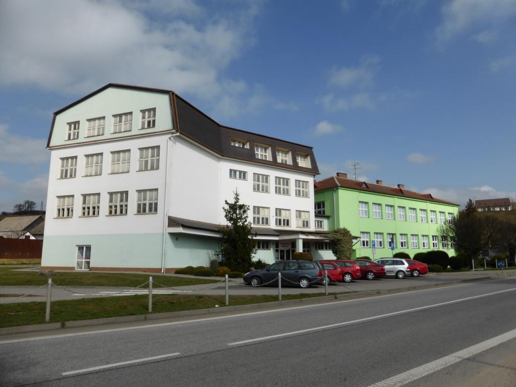 Vladislav - servis oken na ZŠ a MŠ 2