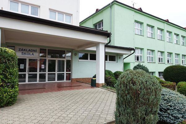 Vladislav - servis oken na ZŠ a MŠ 3