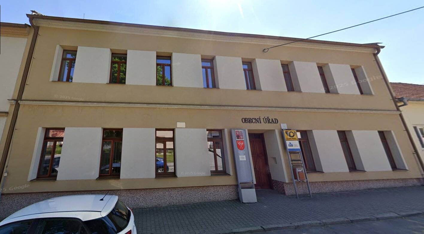 Obec Letonice - ZŠ, Obecní úřad, Obecní dům, Obchodní středisko, Hospoda servis oken 2