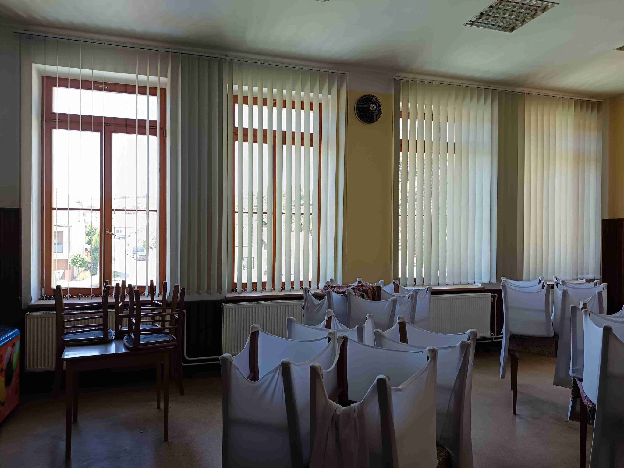 Obec Letonice - ZŠ, Obecní úřad, Obecní dům, Obchodní středisko, Hospoda servis oken 5